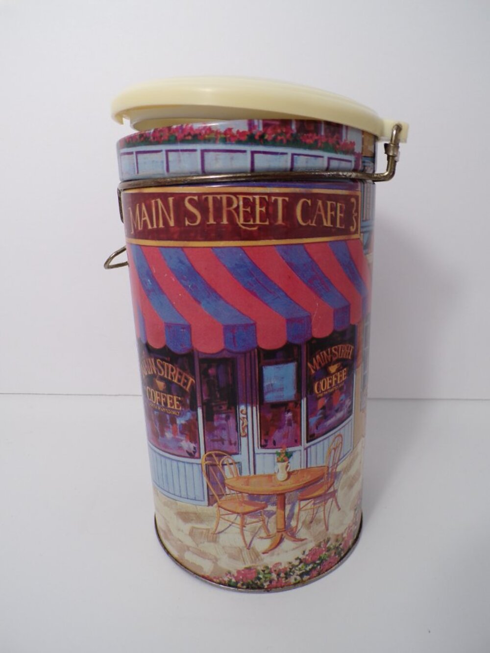 Main Street Theme Kitchen Tins & Mugs Bread Cookies